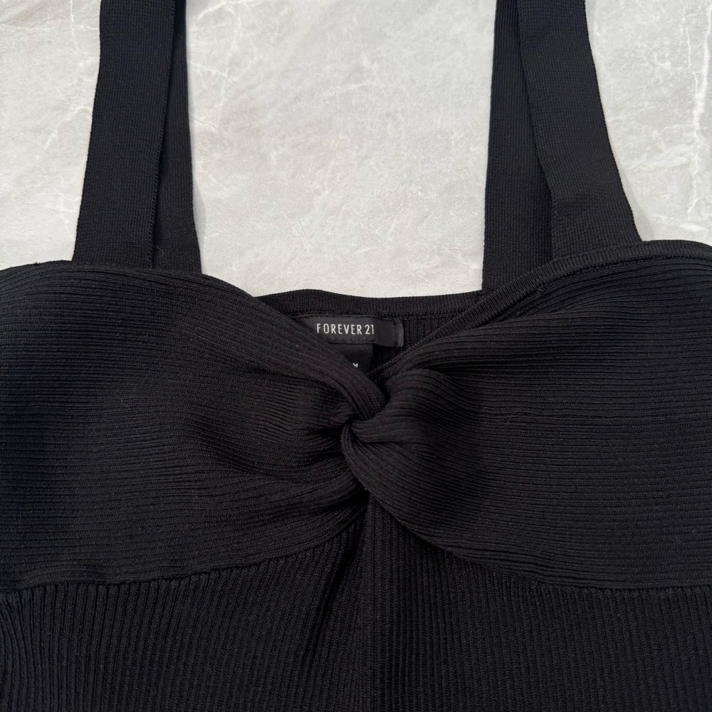 Women’s Forever 21 Ribbed Tank Top Twist Front Sleeveless Crop Top Size Medium - Picture 3 of 13